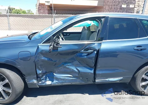 2021 Volvo Xc60 Recharge Plug-In Hybrid T8 Inscription из США, поврежденный, VIN YV4BR0DL8M1836543